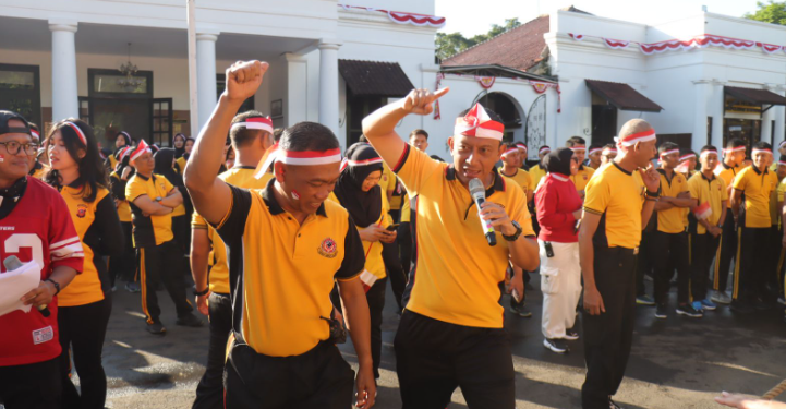 Semarak HUT ke-80 RI, Polrestabes Bandung Gelar Perlombaan Meriah dan Bagikan Hadiah Umroh