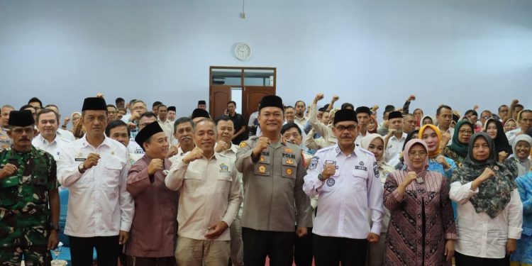 Polisi, Forkopimcam, dan Ratusan Petani Bergabung dalam Peringatan Hari Tani Nasional di Pangalengan