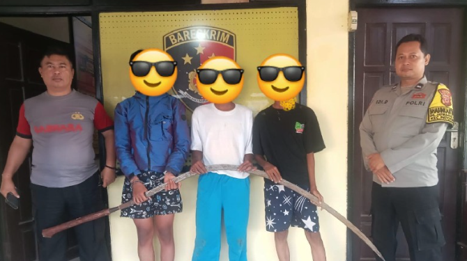 Polsek Patokbeusi Amankan Tiga Pelajar Bersenjata Tajam, Gagalkan Aksi Tawuran Geng Motor di Pantura
