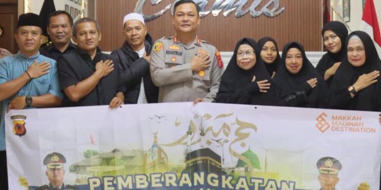 Polres Ciamis Berangkatkan 10 Warga untuk Umrah, Wujud Apresiasi dan Sinergi Masyarakat