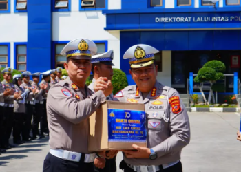 Ditlantas Polda Jabar Gelar Bakti Sosial, Bagikan Ribuan Paket Sembako dalam Rangka Hari Lalu Lintas Bhayangkara ke-70