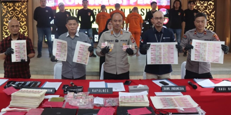 Satreskrim Polres Garut Bongkar Sindikat Pemalsuan Uang Rupiah, Amankan Tiga Tersangka dan Ribuan Lembar Uang Palsu