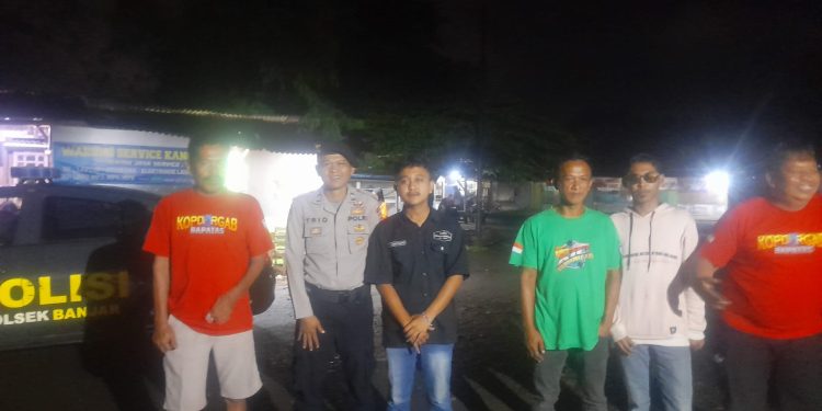 Polsek Banjar Tingkatkan Patroli Dialogis: Cegah Gangguan Kamtibmas, Sapa Warga di Jalan
