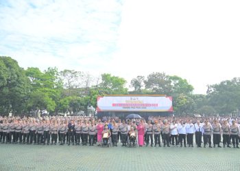 Empat Anggota Polda Jabar Terima Kenaikan Pangkat Luar Biasa Atas Dedikasi dan Pengorbanannya