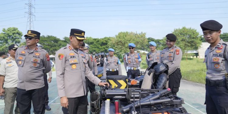 Polresta Bandung Tingkatkan Kesiapsiagaan Harkamtibmas, Gelar Pengecekan dan Latihan Dalmas di Stadion Si Jalak Harupat