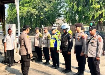 Polres Karawang Kawal Keberangkatan Massa Hari Tani Nasional ke Gedung DPR RI