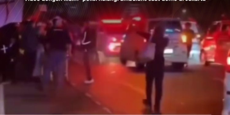 KLARIFIKASI HOAX – FALSE CONTEXT  [SALAH] Video Polisi Halangi Ambulans Saat Demo di Jakarta