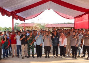 Polresta Cirebon dan Masyarakat Lemahabang Bersatu Padu, Sukseskan Penanaman Jagung untuk Ketahanan Pangan Nasional
