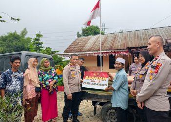 Polresta Bogor Kota Salurkan Bansos Semen untuk Masjid As Shahabah, Wujud Kepedulian dan Dukungan Kegiatan Keagamaan