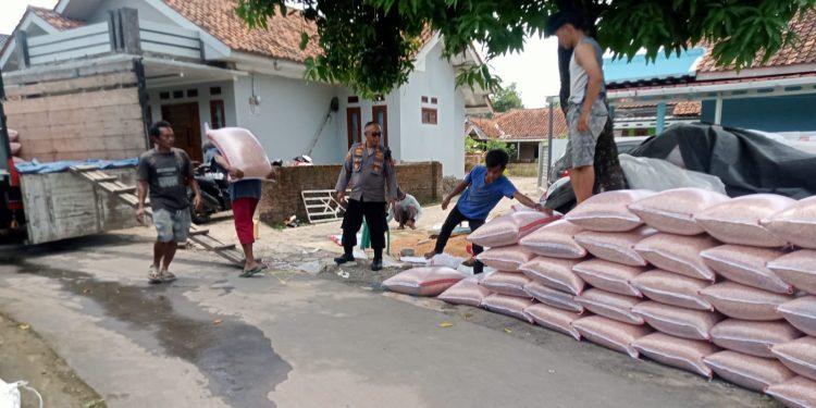 Sejahterakan Petani dan Distribusi Lebih Sehat, Polisi Fasilitasi Hasil Panen Jagung Dijual Tidak Ke Tengkulak