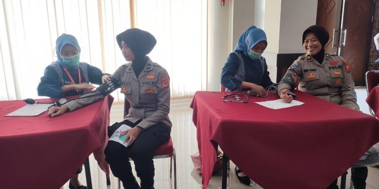 Peringati HUT ke-77, Polwan Polda Jabar Gelar Vaksinasi HPV, Wujud Kepedulian Terhadap Kesehatan Perempuan