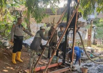 Respons Cepat Krisis Air Bersih, Polres Bogor Turun Tangan Buat Sumur Bor di Desa Tapos