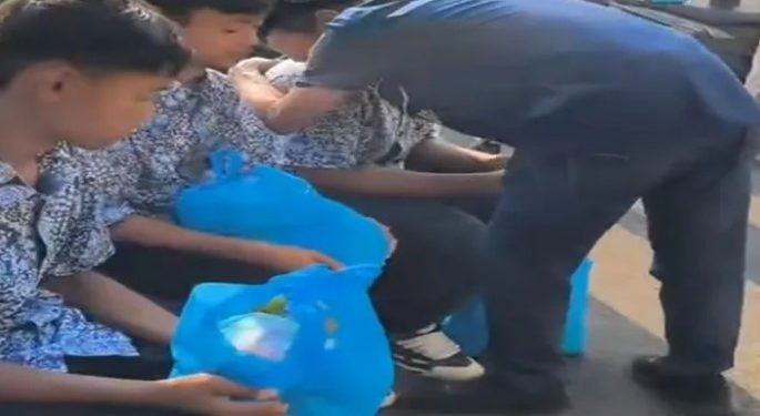 Peduli Sesama, Polres Indramayu Giatkan Program Jumat Berkah