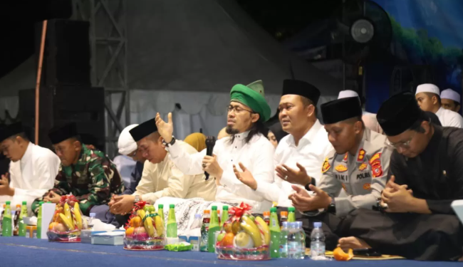 Polres Karawang Amankan “Karawang Mengaji,” Ribuan Warga Khidmat Peringati Hari Jadi Kabupaten