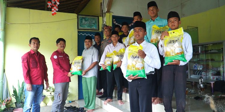 “Polisi Humanis Harapan Masyarakat” Terwujud, Polres Banjar Gelar Baksos di Ponpes Darul Ikhlas