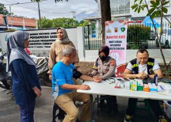 Polresta Cirebon Gelar Bakti Sosial dan Patroli Humanis Polwan Bageur di CFD Sumber
