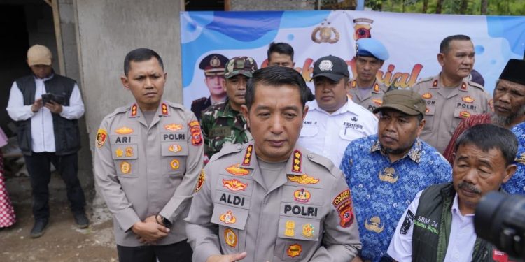Kapolresta Bandung Tinjau Pembangunan Rutilahu, Bukti Nyata Polri Hadir Tingkatkan Kesejahteraan Masyarakat