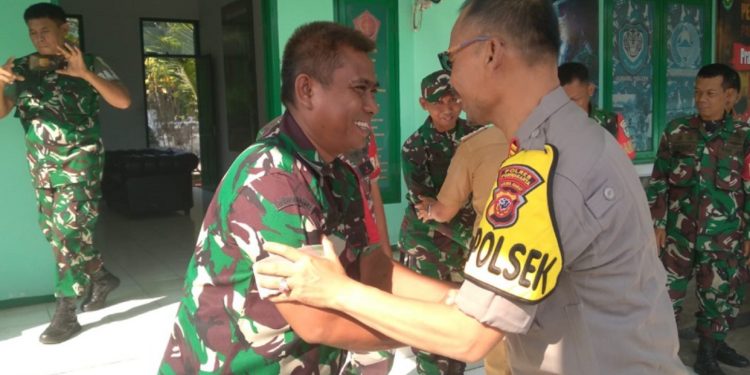 Eratkan Sinergi, Polres Purwakarta Beri Kejutan Tumpeng di HUT ke-80 TNI