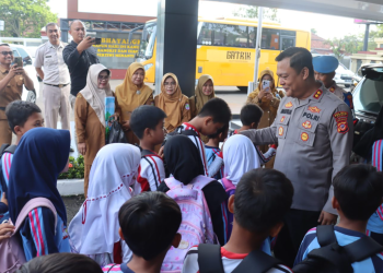 Tanamkan Nilai Positif Sejak Dini, Polres Ciamis Gelar Program Polisi Sahabat Anak untuk SDN 4 Maleber