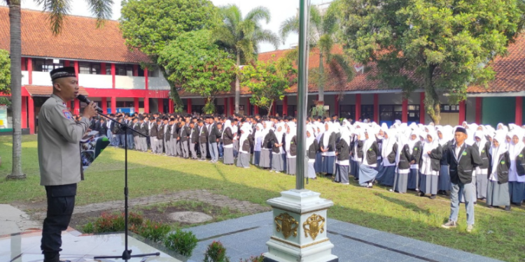 Polres Garut Bina Siswa MAN 1, Tanamkan Disiplin dan Kesadaran Hukum Sejak Dini, Cegah Aksi Anarkis