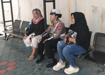 “Polantas Menyapa”: Satlantas Polres Sumedang Hadir Humanis, Edukasi Wajib Pajak di Samsat