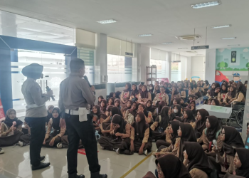 Polsanak Polres Purwakarta Sambut Siswa SMPN 3: Kenalkan Tugas Polisi dan Etika Berlalu Lintas Sejak Dini