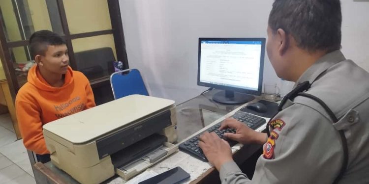 Polsek Cileunyi Tingkatkan Pelayanan Prima, Bantu Warga Urus Surat Kehilangan dengan Cepat dan Humanis