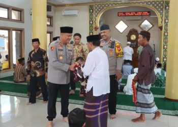 Perkuat Sinergi Ulama-Masyarakat, Kapolres Subang Gelar ‘Jumat Curhat’ di Legonkulon