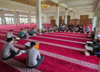 Peringati HUT ke-74, Bidhumas Polda Jabar Gelar Khataman Al-Qur’an Bersama Santri
