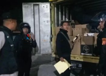 Aksi Humanis Brimob Jabar: Bus Sekolah Gratis Antar Jemput Pelajar di Pelosok Tasikmalaya