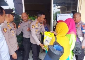Polisi Gelar Gerakan Pangan Murah Di Cimahi Selatan