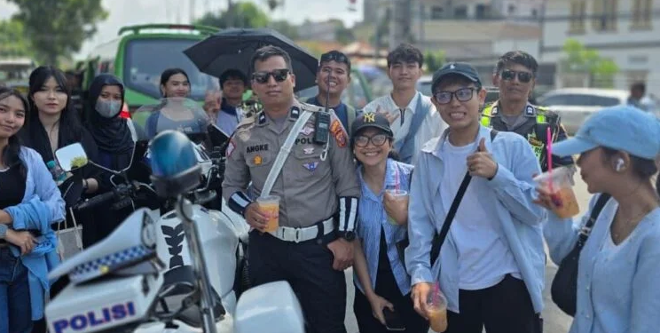 Polantas Bogor Sapa Wisatawan, Imbau Tertib Lalu Lintas dan Waspada Kejahatan di Hari Libur