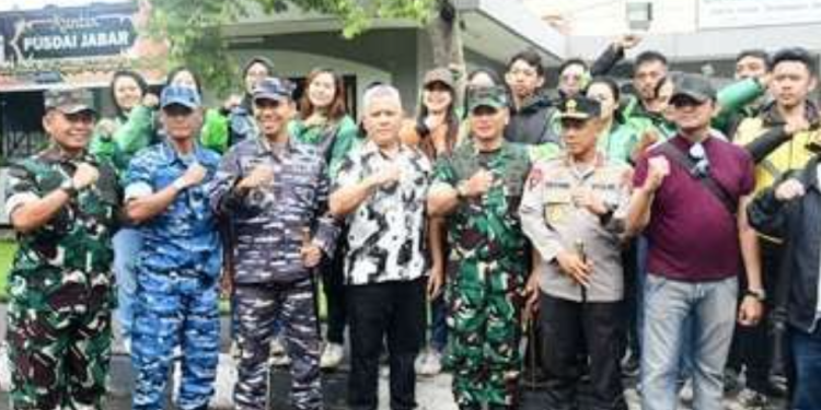 Sambut HUT TNI ke-80, TNI-Polri di Jawa Barat Gelar Bakti Sosial di Kota Bandung