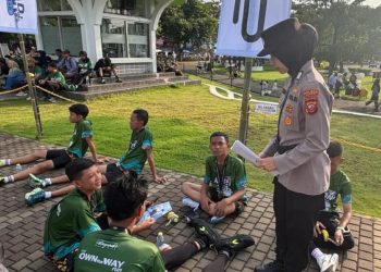 Patroli Humanis “Mojang Lodaya” Polres Ciamis Jaga Kamtibmas, Sapa Warga di Pusat Kota