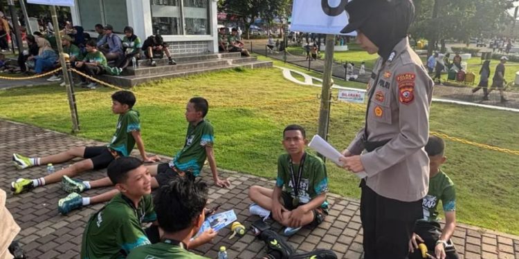 Patroli Humanis “Mojang Lodaya” Polres Ciamis Jaga Kamtibmas, Sapa Warga di Pusat Kota