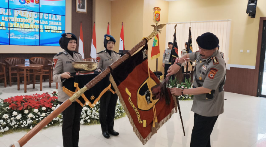Satbrimob Polda Jabar Laksanakan Tradisi Pensucian Dhuaja Satya Bharata Wira Jelang HUT ke-80