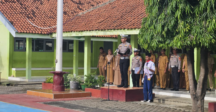 Dukung Operasi Zebra 2025, Polres Majalengka Gelar Police Goes To School di SMPN 6