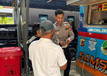 Polantas Sapa Warga dengan Layanan Drive Thru dan E-Samsat di Cibinong