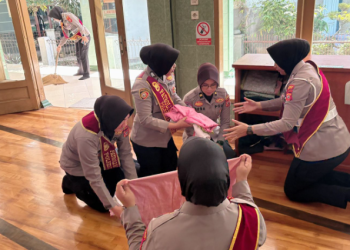 Polresta Bandung Gelar Patroli Mojang Lodaya, Jalin Kedekatan dengan Warga Desa Sadu