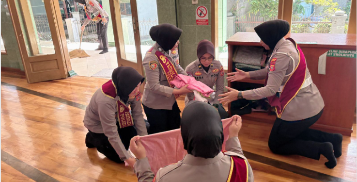 Polresta Bandung Gelar Patroli Mojang Lodaya, Jalin Kedekatan dengan Warga Desa Sadu