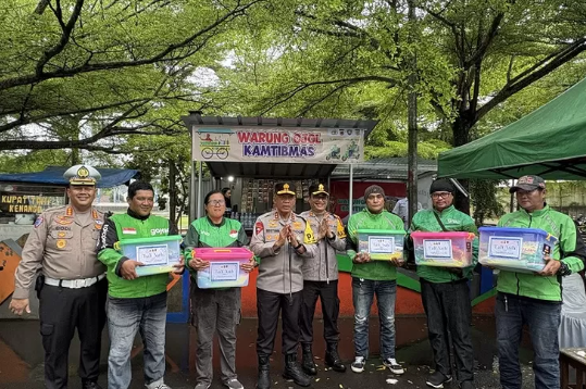 Kapolda Jabar Apresiasi Ojol Kamtibmas Polres Banjar, Beri Sembako dan Bonus Tunai