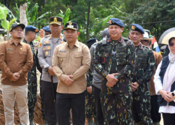 Brimob Salurkan Bantuan Alsintan dan Sembako untuk Petani Sukabumi, Dukung Ketahanan Pangan Nasional