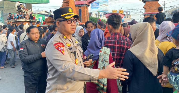 Polresta Cirebon Amankan Arak-Arakan Memayu Buyut Trusmi, Libatkan 390 Personel Gabungan