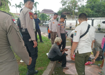Polres Banjar Sigap Amankan ODGJ Bersenjata Tajam di Alun-alun Kota: Respon Cepat Jamin Keamanan Masyarakat