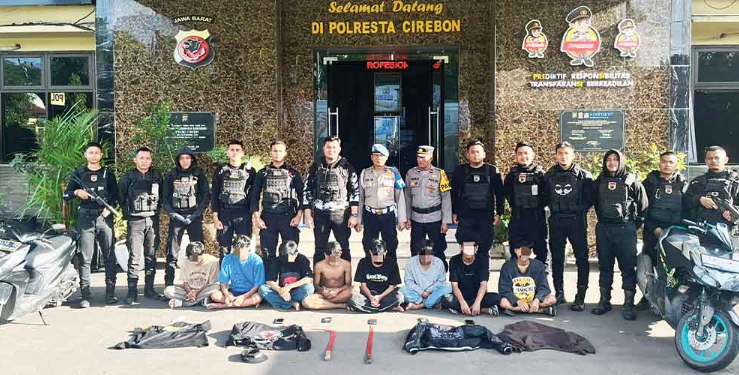 Tim Raimas Macan Kumbang 852 Polresta Cirebon Amankan Delapan Pemuda Bersenjata Tajam, Respon Cepat Aduan Masyarakat di Media Sosial