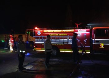 Polisi Selidiki Penyebab Kebakaran Pabrik Tekstil di Cikancung, Bandung