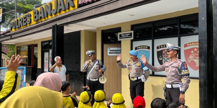 Polres Banjar Gelar Polisi Sahabat Anak Bersama Yayasan Asyifa: Edukasi Lalu Lintas Sejak Dini