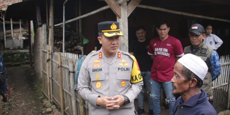 Polri Untuk Masyarakat, Kapolres Hadir dan Tinjau Korban penganiayaan yang dilakukan oleh ODGJ di RSUD Bayu Asih Purwakarta