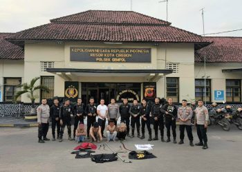 Tim Raimas Macan Kumbang 852 Polresta Cirebon Amankan Empat Pemuda Bawa Sajam di Palimanan