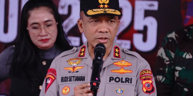 Hadapi Bencana Hidrometeorologi, Kapolda Jabar Inisiasi Gerakan ‘Sauyunan Jaga Lembur’